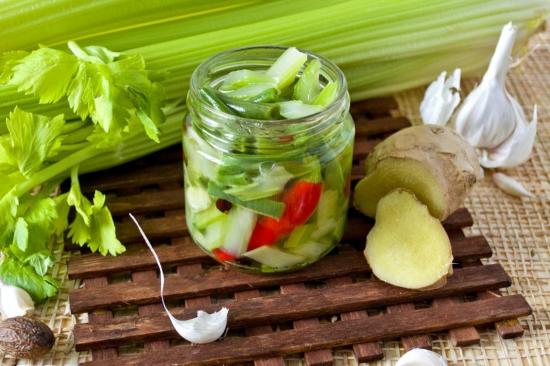 маринованный сельдерей