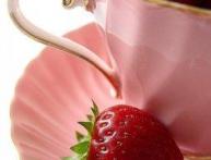 клубника розовый фламинго 