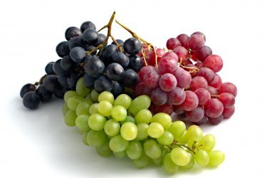 какой виноград полезнее, черный или зеленый